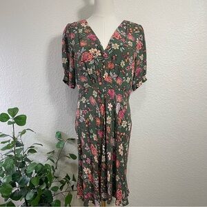 LOFT Green Floral Midi Dress – Size 8